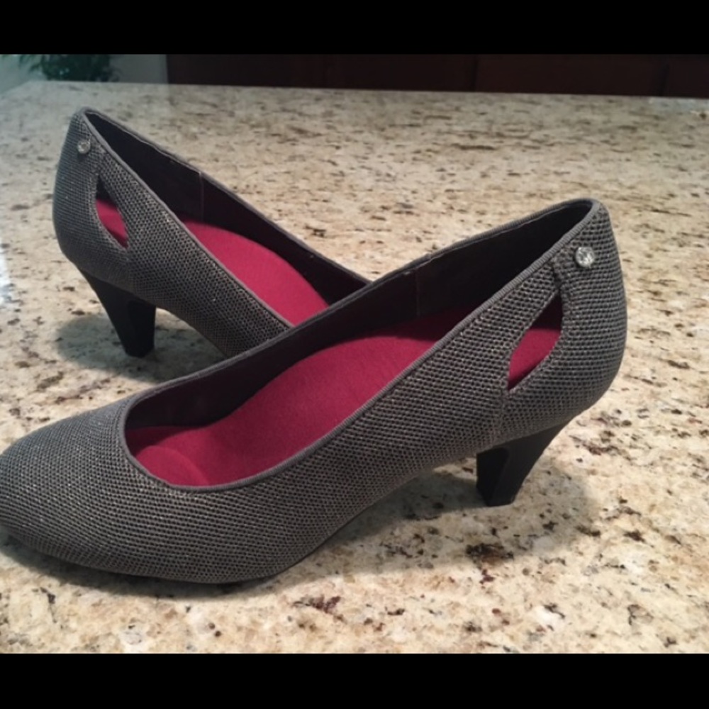 NEW Betabrand On Your Mark Heels Sz 9 $128 Retail!